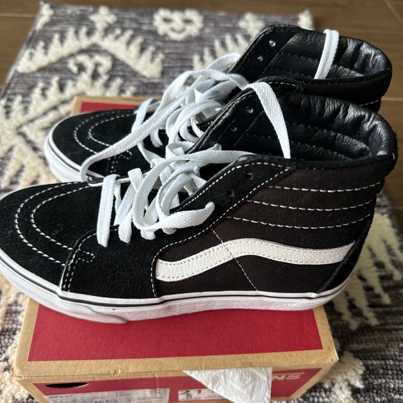 Vans - Picture 2 of 5